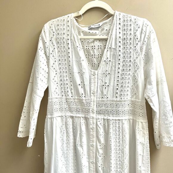 Zara White Eyelet Maxi Dress - Picture 8 of 9